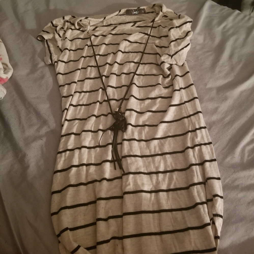 Stripped tunic shirt with necklace